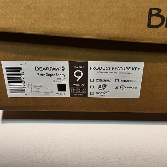 BearPaw Retro Super Shorty Boots size 9 Black NIB - Picture 2 of 4